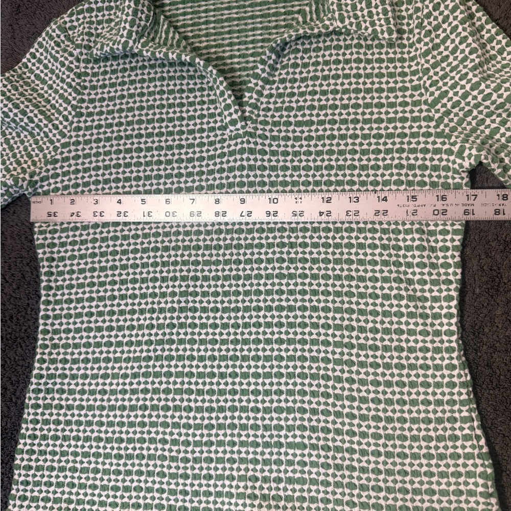 Kim & Cami Women's Green and White Shirt - Picture 2 of 3